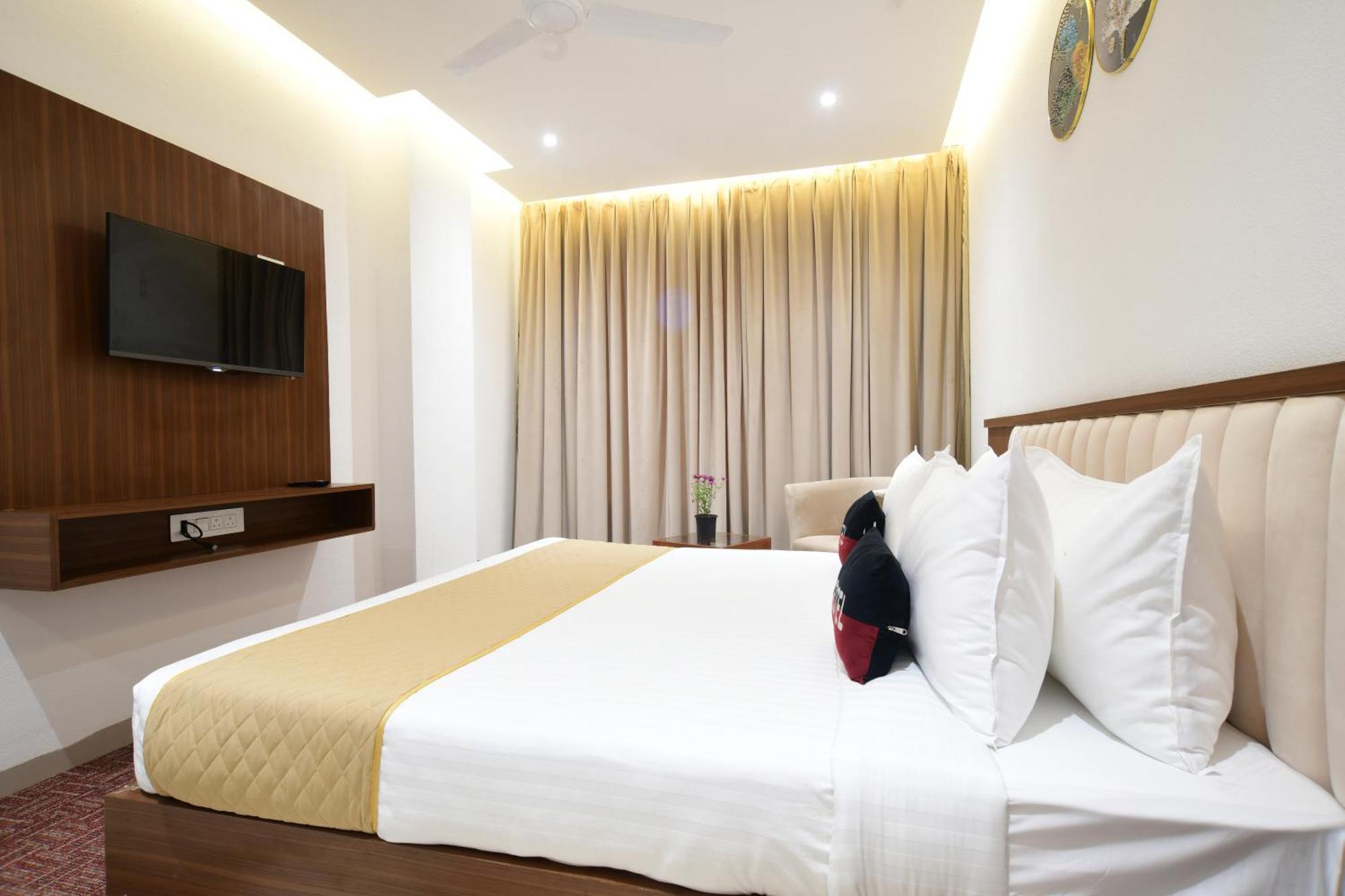 Aceotel Premier, Vijay Nagar Indore Exterior foto